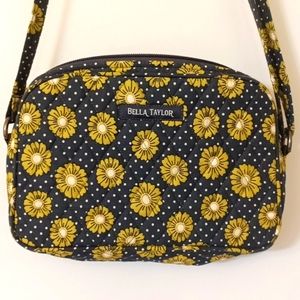 🌻Gently Used Bella Taylor Day purse🌻
